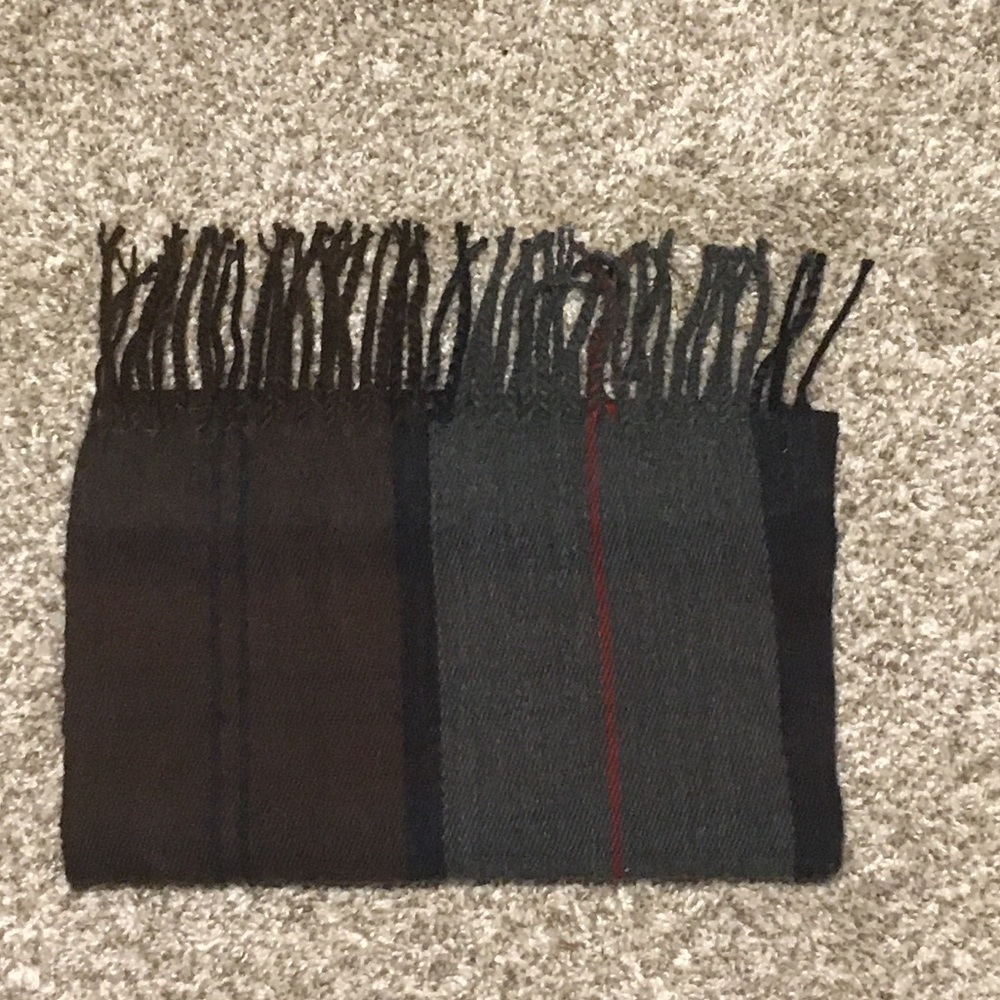 Scarf with fringe